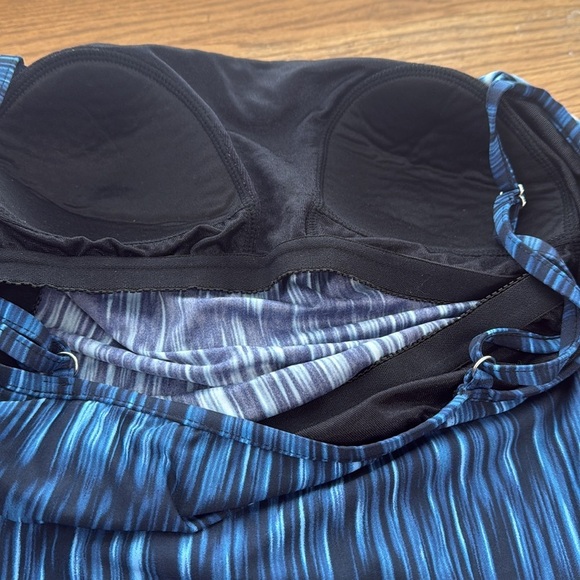 MiracleSuit (Swimwear) - Picture 4 of 6